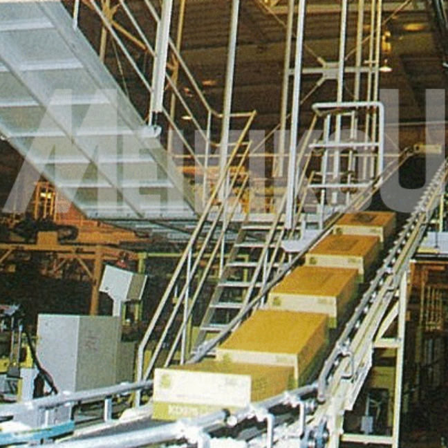 飲料水メーカで出荷工程まで搬送する2階～1階用ベルトコンベヤ