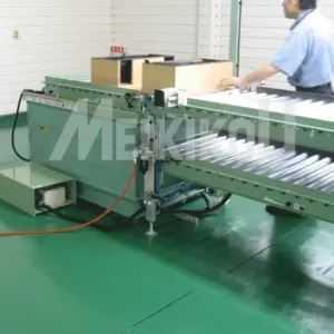 遊技機台製造コンベヤライン