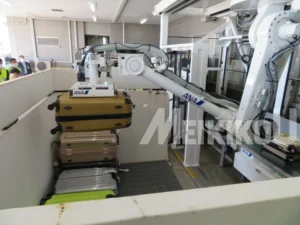 空港 手荷物自動積み付けロボット